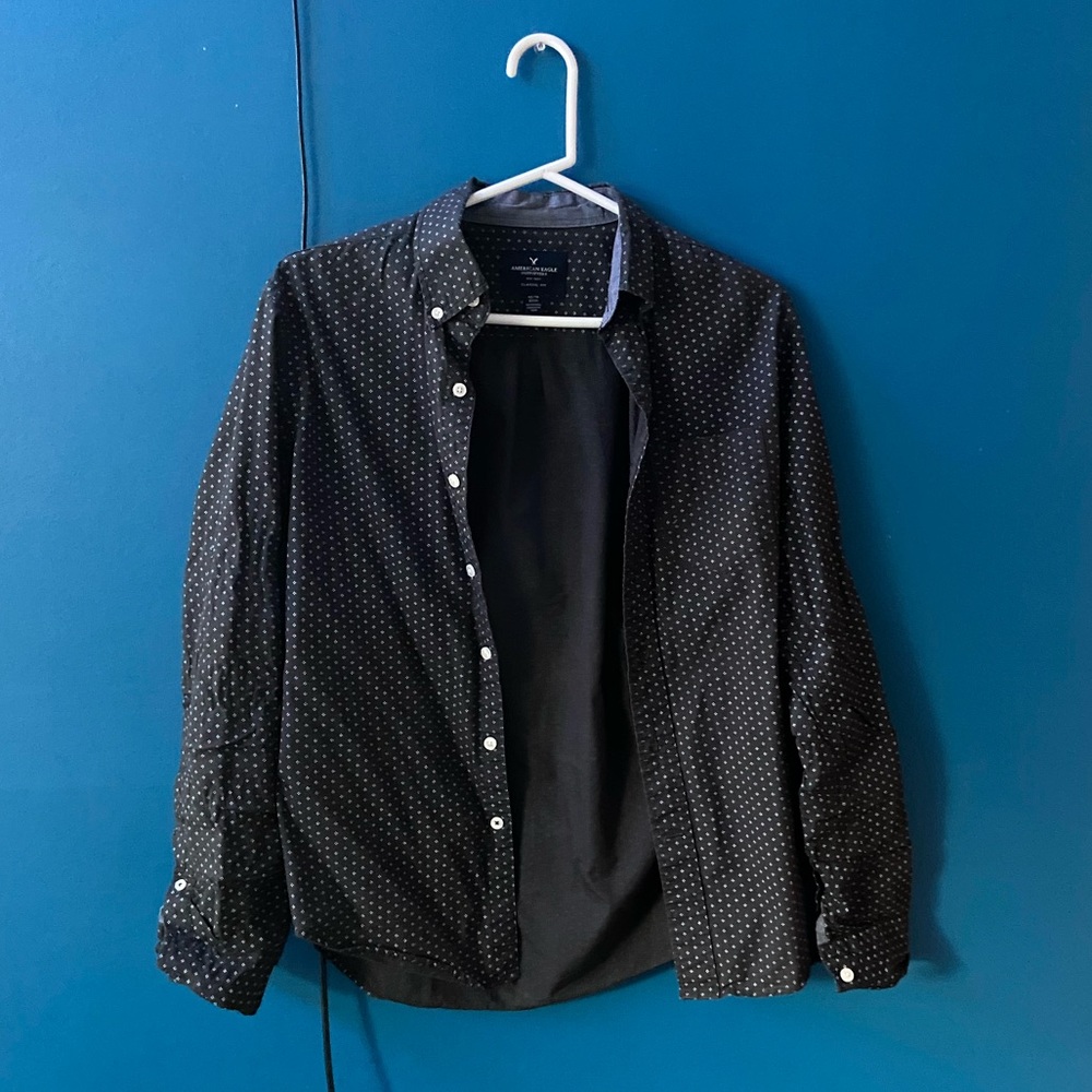 American Eagle patterned black button up
